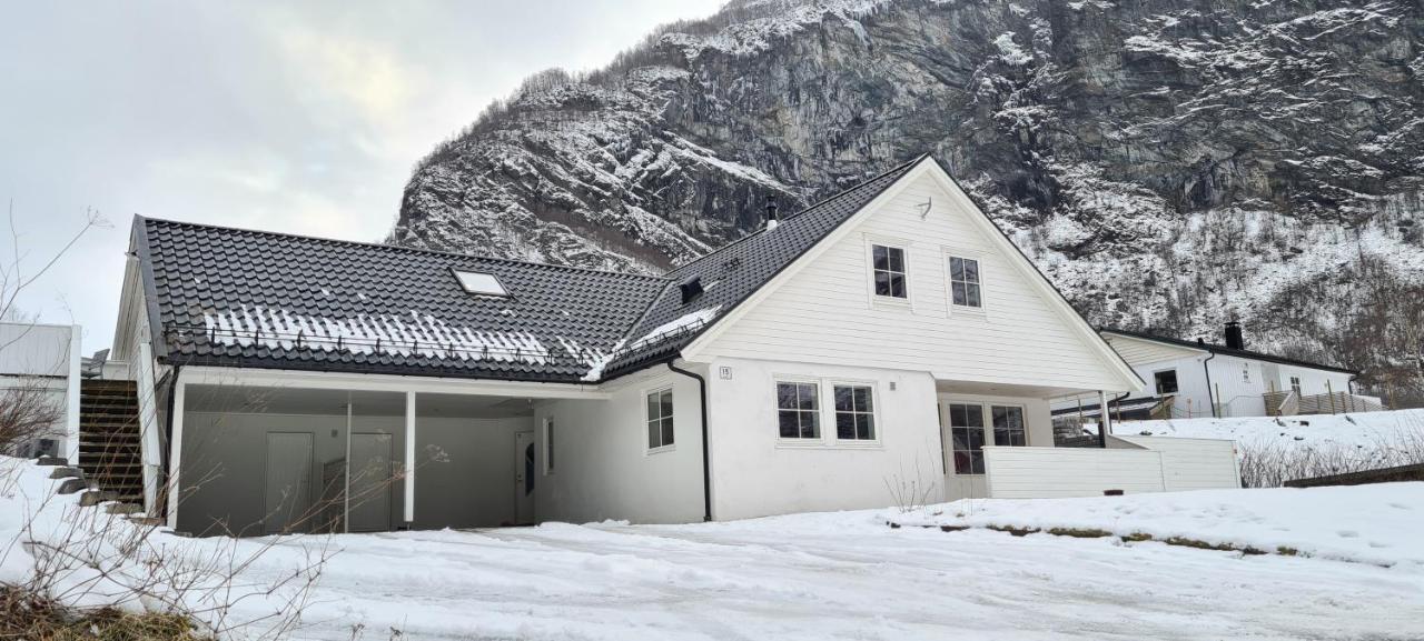 Cheerful 4-Bedroom Home With Fireplace, 1,5Km From Flam Center 艾于兰 外观 照片
